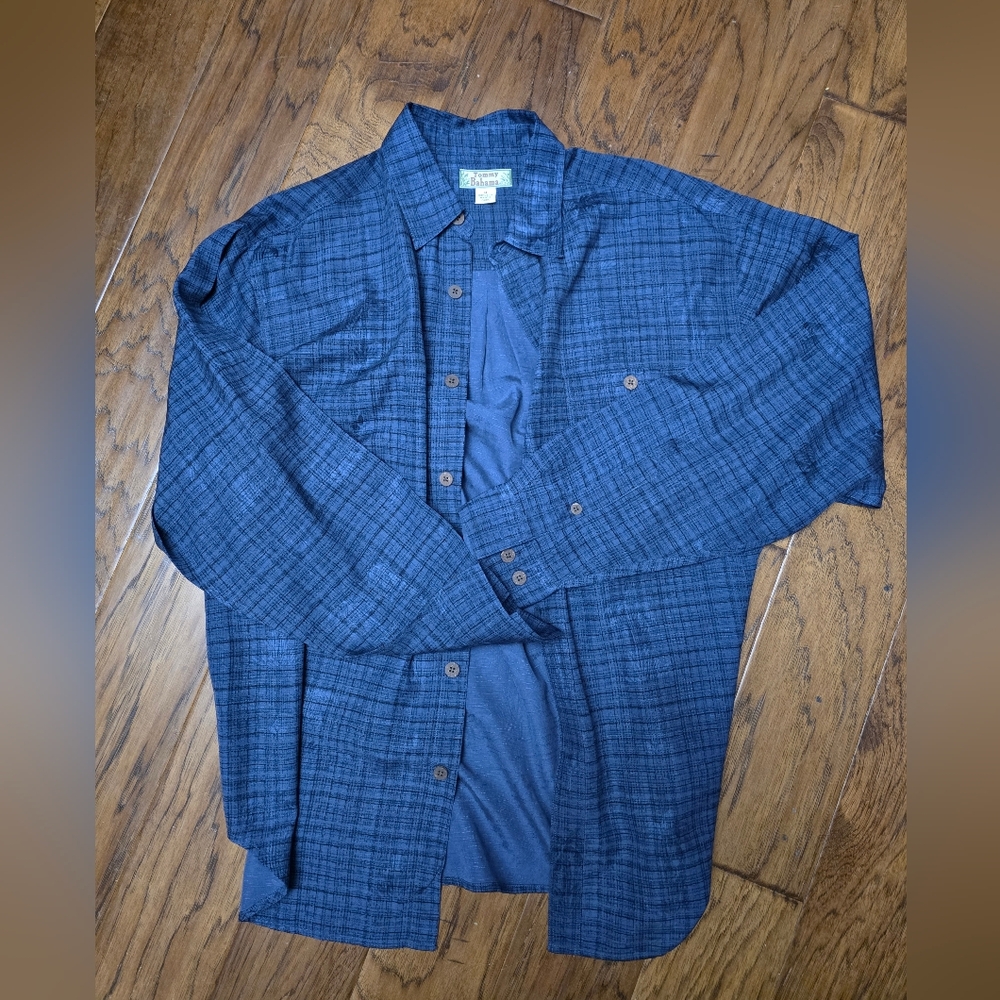 Tommy Bahama 100% Silk Button Up Shirt sz Med